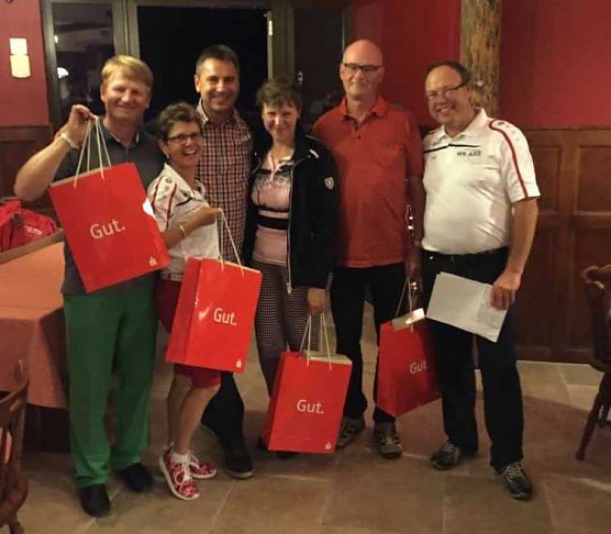 Spiel in den Abend � so hie&szlig; das Motto am vergangenen Samstag in Neustadt auf dem Golfplatz.  (Foto: Hans-Leopold Holzapfel)