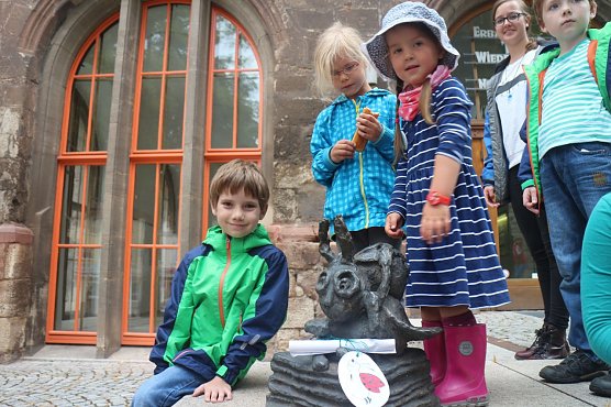 Familienfreizeit der Rothleimmühle - Expedition zu den Treppenkäfern (Foto: Angelo Glashagel) Familienfreizeit der Rothleimmühle - Expedition zu den Treppenkäfern (Foto: Angelo Glashagel)