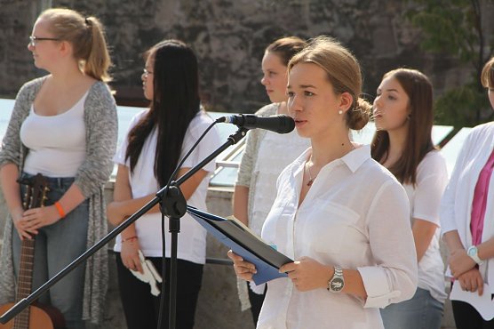 Anl&auml;sslich des Weltfriedenstages fand in der Stadtbibliothek Nordhausen heute ein Zeitzeugengespr&auml;ch mit Elfriede Niestroy statt (Foto: Angelo Glashagel)