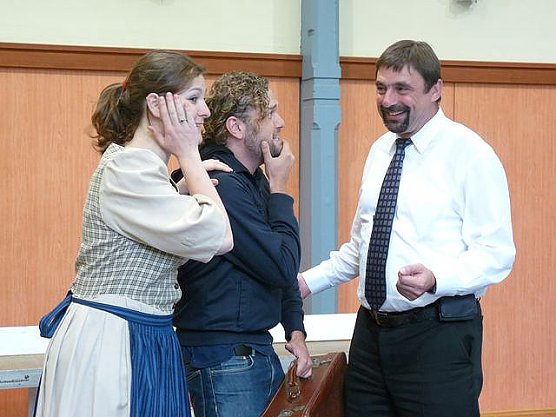 Bürgermeister spielt Bürgermeister (Foto: Karl-Heinz Herrmann) Bürgermeister spielt Bürgermeister (Foto: Karl-Heinz Herrmann)