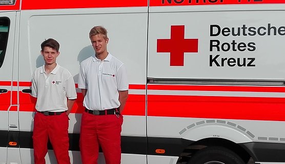 Zwei weitere Notfallsanit&auml;ter (Foto: Andreas Triftsh&auml;user)