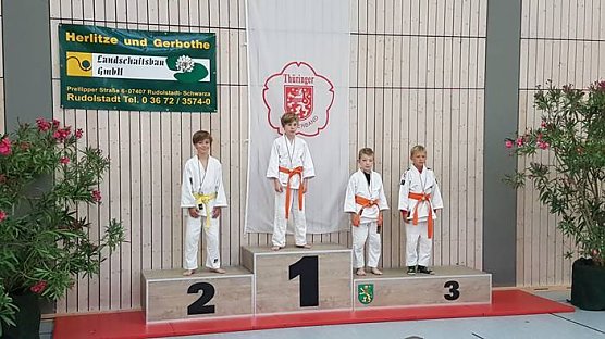 Erflogreich bei der LEM U13 - die Judokas des JSC 99 Heringen (Foto: Jörg Viehstädt) Erflogreich bei der LEM U13 - die Judokas des JSC 99 Heringen (Foto: Jörg Viehstädt)