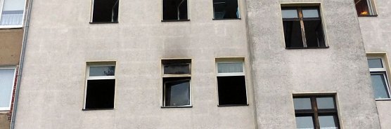 Blick vom Hof aus auf die Brandwohnung (Foto: nnz)