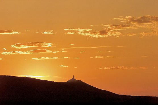 Abendstimmung am Kyffhäuser (Foto: Tourismusverband) Abendstimmung am Kyffhäuser (Foto: Tourismusverband)