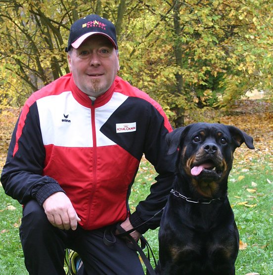 Frank Rasenhorn mit Hund Xenia (Foto: Uwe Tittel)