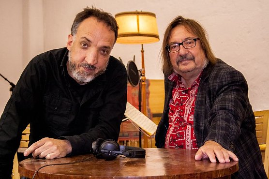 Schon lange sind Manfred Maurenbrecher und Marco Ponce K&auml;rgel diesem romantischen Liederzyklus verfallen (Foto: Kunsthof Friedrichsrode)