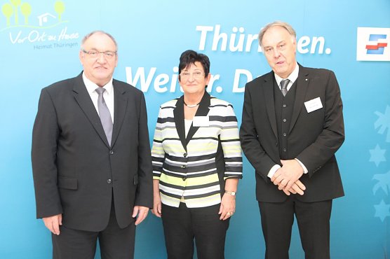 Bild: v.l.: Egon Primas, B&auml;rbel Ohlhoff, Christian B&uuml;chting