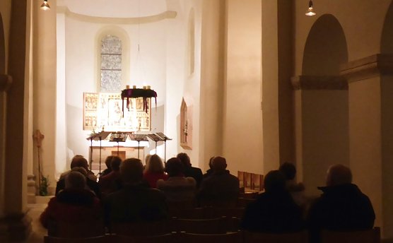 Adventskonzert in der Basilika Münchenlohra 2015 (Foto: Norbert Patzelt) Adventskonzert in der Basilika Münchenlohra 2015 (Foto: Norbert Patzelt)