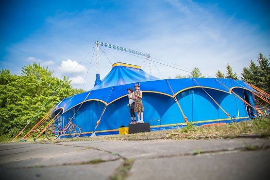 "Ein Zelt f&uuml;r Nordhausen" und "Ritter Rost feiert Geburtstag" wurden f&uuml;r den "Kulturriesen" ausgezeichnet (Foto: Pressestelle Landratsamt Nordhausen)