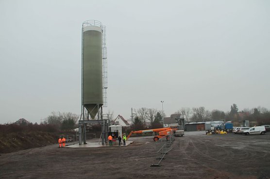 Salzsilo aufgestellt (Foto: Angelo Glashagel) Salzsilo aufgestellt (Foto: Angelo Glashagel)