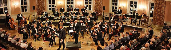 Beschwingt ins neue Jahr (Foto: Karl-Heinz Herrmann) Beschwingt ins neue Jahr (Foto: Karl-Heinz Herrmann)