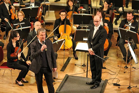 Beschwingt ins neue Jahr (Foto: Karl-Heinz Herrmann) Beschwingt ins neue Jahr (Foto: Karl-Heinz Herrmann)