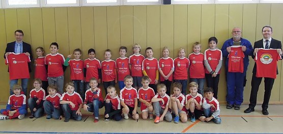 Schicke Trikots f&uuml;r den Schulsport (Foto: privat)