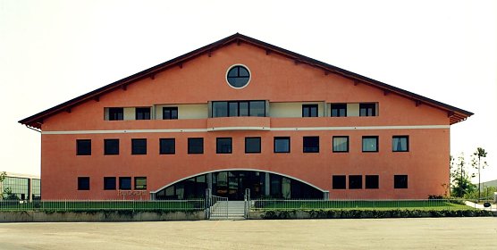 Stammhaus in Italien (Foto: Rotk&auml;ppchen-Mumm Sektkellereien GmbH:)