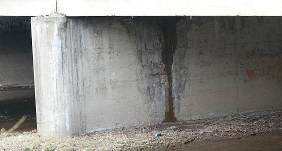 Br&uuml;cke muss untersucht werden (Foto: nnz)
