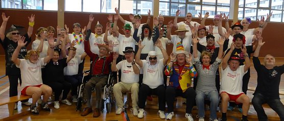 Rosenmontag bei der erzsportgruppe des Südharzklinikums Nordhausen (Foto: W. Roßmell) Rosenmontag bei der erzsportgruppe des Südharzklinikums Nordhausen (Foto: W. Roßmell)