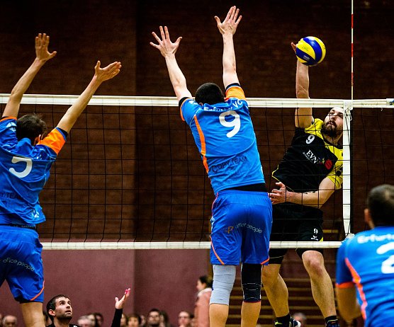 Chris Kampmeyer (SVC) im Angriff (Foto: Chr. Keil)