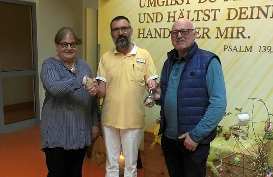 &Uuml;bergeben (Foto: privat)