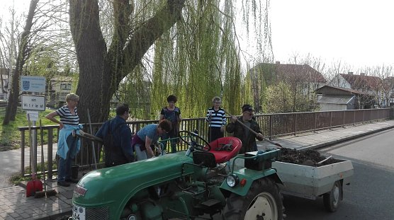 Fr&uuml;hjahrsputz in Sundhausen (Foto: Peter Grunwald)