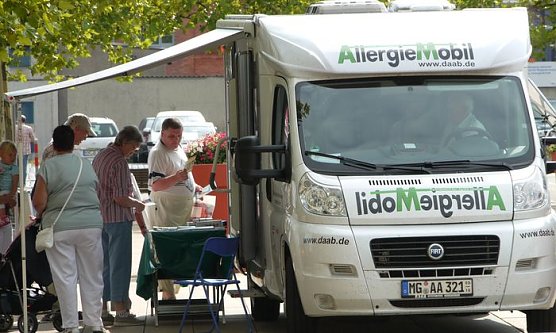 Infos vor Ort (Foto: nnz)