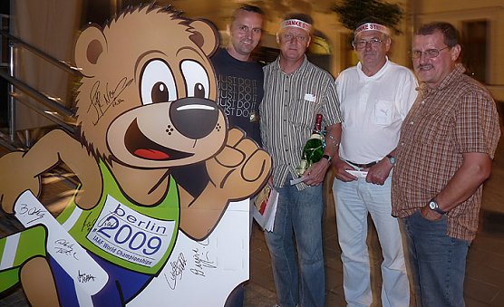 Athletenvorstellung Sparkassenmeeting (Foto: Karl-Heinz Herrmann) Athletenvorstellung Sparkassenmeeting (Foto: Karl-Heinz Herrmann)