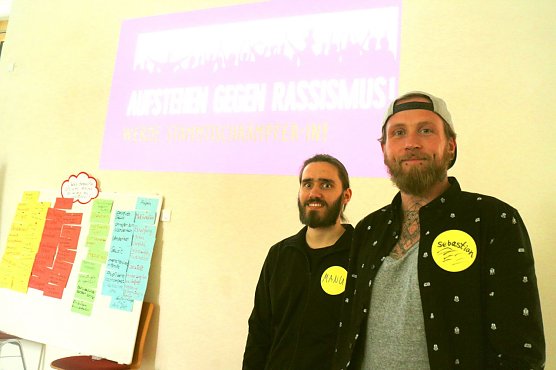 Manu und Sebastian zeigten Wege zu mehr Einmischung (Foto: Angelo Glashagel)