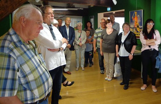 Ausstellung er&ouml;ffnet (Foto: Hans-Georg Backhaus)