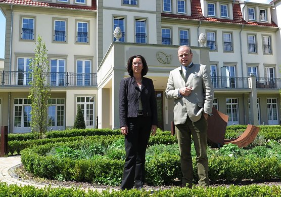 Susanne Kiefer und Dr. Clemens Ritter von Kempski (Foto: NUV)