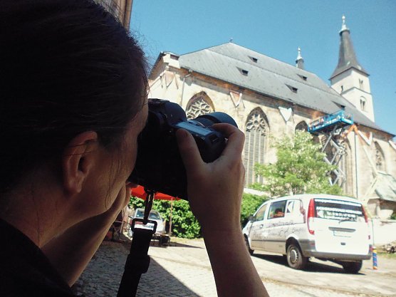 Auf Motivjagd mit Mandy Tabatt - im neuen Fotokurs der Jugendkunstschule (Foto: Jugendkunstschule Nordhausen)