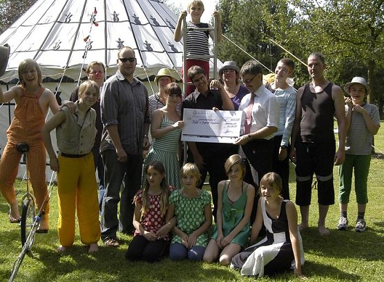 &Uuml;berreicht (Foto: Stadtwerke)