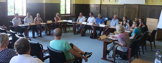 Aussprache im Integrationsarbeit (Foto: Angelo Glashagel)