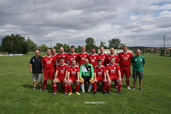 Der SV Kleinfurra sagt Danke f&uuml;r die neuen Trikots (Foto: SV Kleinfurra)