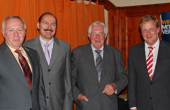 Wahlkampf bei Nachbarn (Foto: CDU) Wahlkampf bei Nachbarn (Foto: CDU)