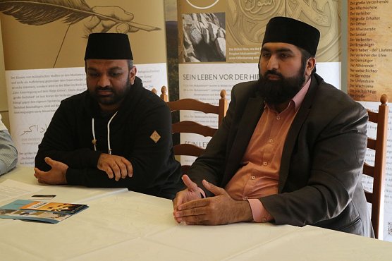 v.l.: Suleman Malik und Iftekhar Ahmed vertreten die Ahmadiyya Gemeinde in Th&uuml;ringen und Sachsen (Foto: Angelo Glashagel)