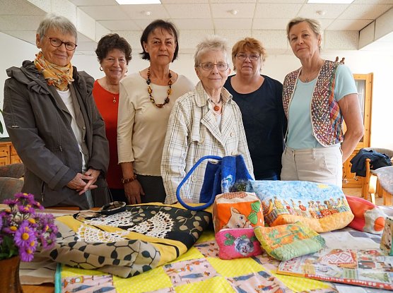 Kristina Keller, Marie-Luise Heinrich, Siglinde Folwaczny, Maria Ott, Carola Emrich und Wanda K&ouml;nig (v.l.). Nicht anwesend waren: Carola Herms, Eleonore Bauspiess, Irene Wittig, Ellen Moser, Barbara Hopp und Uta Kreibohm (Foto: SWG)