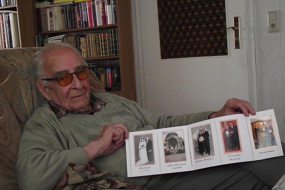 Rupert Str&ouml;bele pr&auml;sentiert einen Hochzeits-Bildband � von der Gr&uuml;nen bis zur Eisernen (Foto: Kurt Frank)