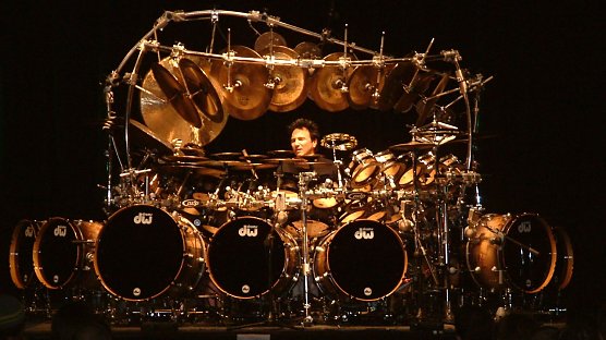 Mehr als nur Trommeln (Foto: Agentur)