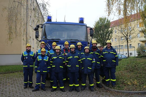 Erfolgreiche &Uuml;bung in der Predigerstra&szlig;e - die Ortsverb&auml;nde des THW aus Nordhausen und Heiligenstadt konnten sich heute an einem Abrissblock ausprobieren (Foto: Angelo Glashagel)
