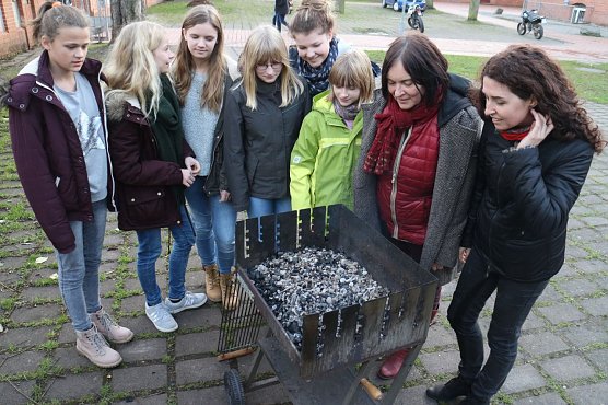 Da kann das interessante auch mit dem angenehmen verbunden werden, fehlen nur noch die W&uuml;rstchen (Foto: Angelo Glashagel)