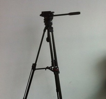 Stativ gestohlen - Polizei sucht Zeugen (Foto: Landespolizeiinspektion Nordhausen) Stativ gestohlen - Polizei sucht Zeugen (Foto: Landespolizeiinspektion Nordhausen)