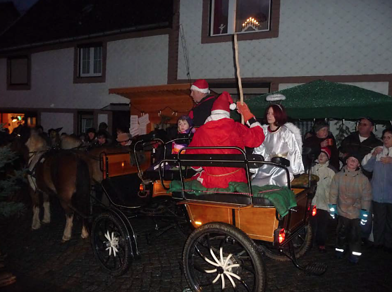 Weihnachtsmarkt in Herrmannsacker (Foto: Weihnachtsmarktinitiative Herrmannsacker)