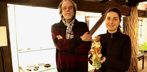 J&uuml;rgen Rennebach und Nadine Holesch pr&auml;sentieren am Sonntag die neue Daueraustellung im Tabakspeicher (Foto: Angelo Glashagel)