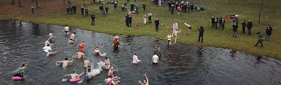 Im kalten Wasser (Foto: nnz)