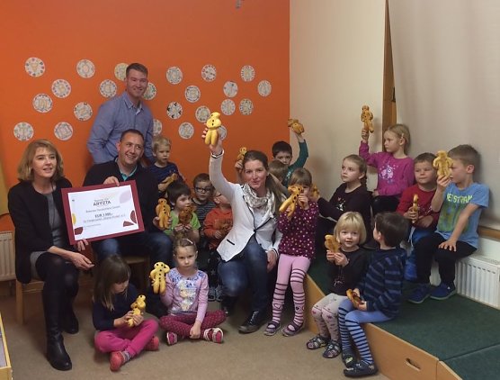 Große Spender für Kleine Entdecker (Foto: Beanke Juch) Große Spender für Kleine Entdecker (Foto: Beanke Juch)