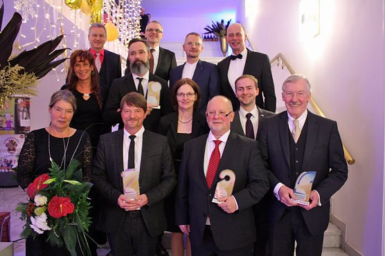 Gastgeber des Jahres 2017 geehrt (Foto: DEHOGA) Gastgeber des Jahres 2017 geehrt (Foto: DEHOGA)