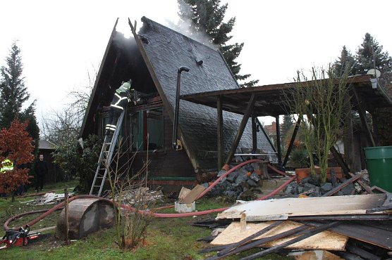 Ausgebrannt Gartenlaube in Nordhausen (Foto: Landespolizeiinspektion Nordhausen)