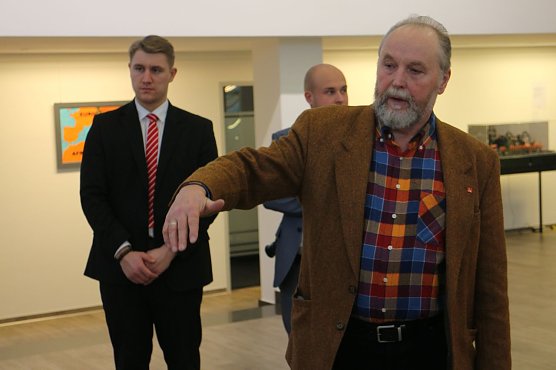 Detlef H&auml;nsel will mit seiner Ausstellung dem "Projekt Pavillon" helfen (Foto: Angelo Glashagel)