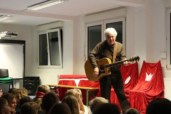 Klassenreise zur Musik mit Rolf Zuckowski (Foto: Angelo Glashagel)