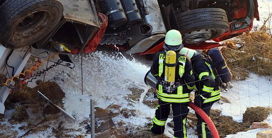 Unfall auf der A38 - Schwerstarbeit f&uuml;r die Kameraden (Foto: nnz)