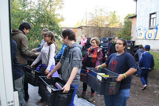Vorbereitungen f&uuml;r den n&auml;chsten KILA-B&uuml;cherflohmarkt laufen (Foto: Frank Tuschy)